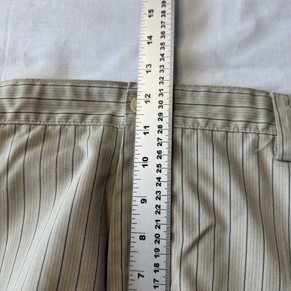 Izod XFG Men's 40 Lightweight Striped Golf Shorts Beige/Tan Outdoor Performance - Picture 11 of 14